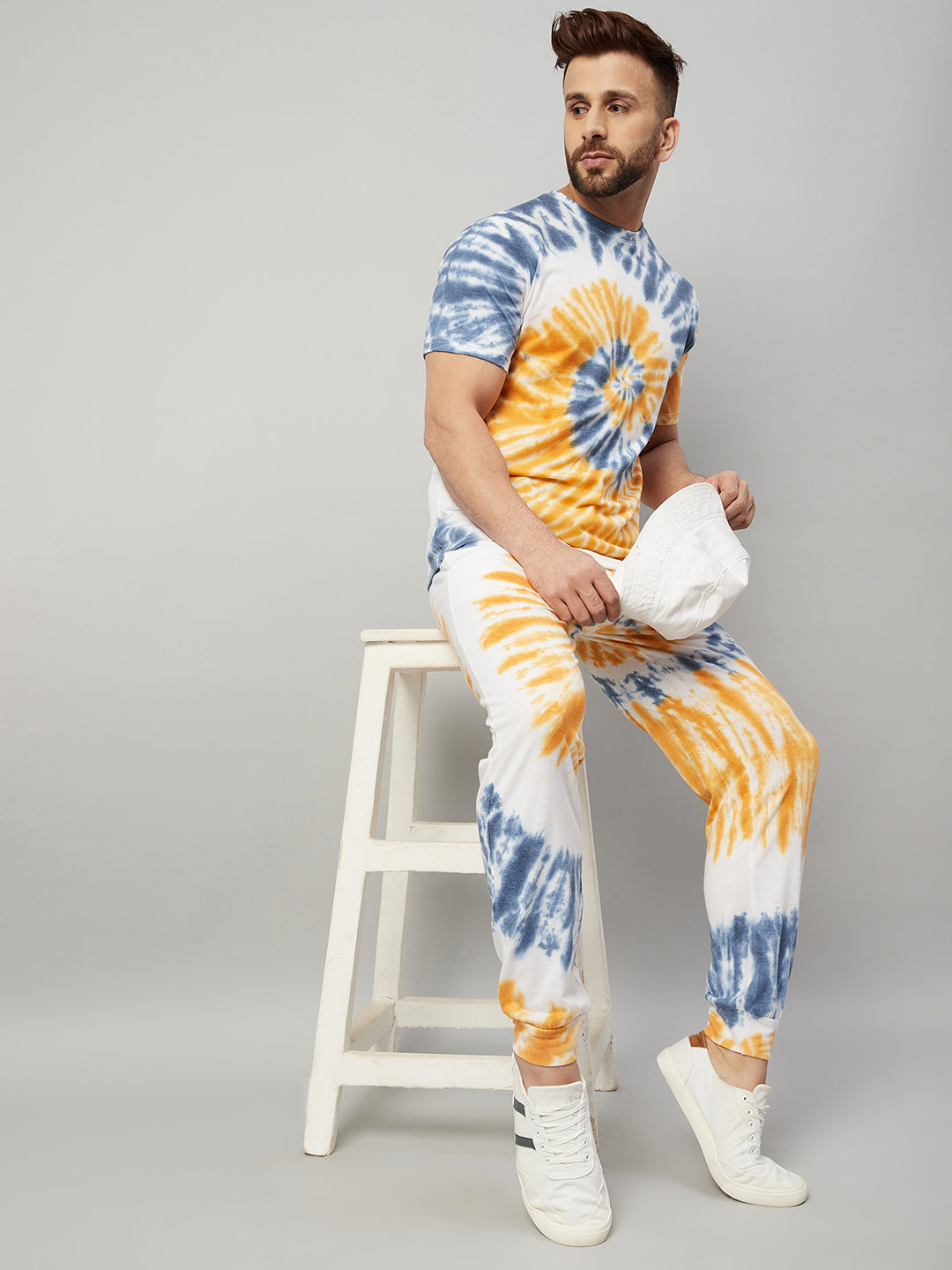 round neck tracksuit