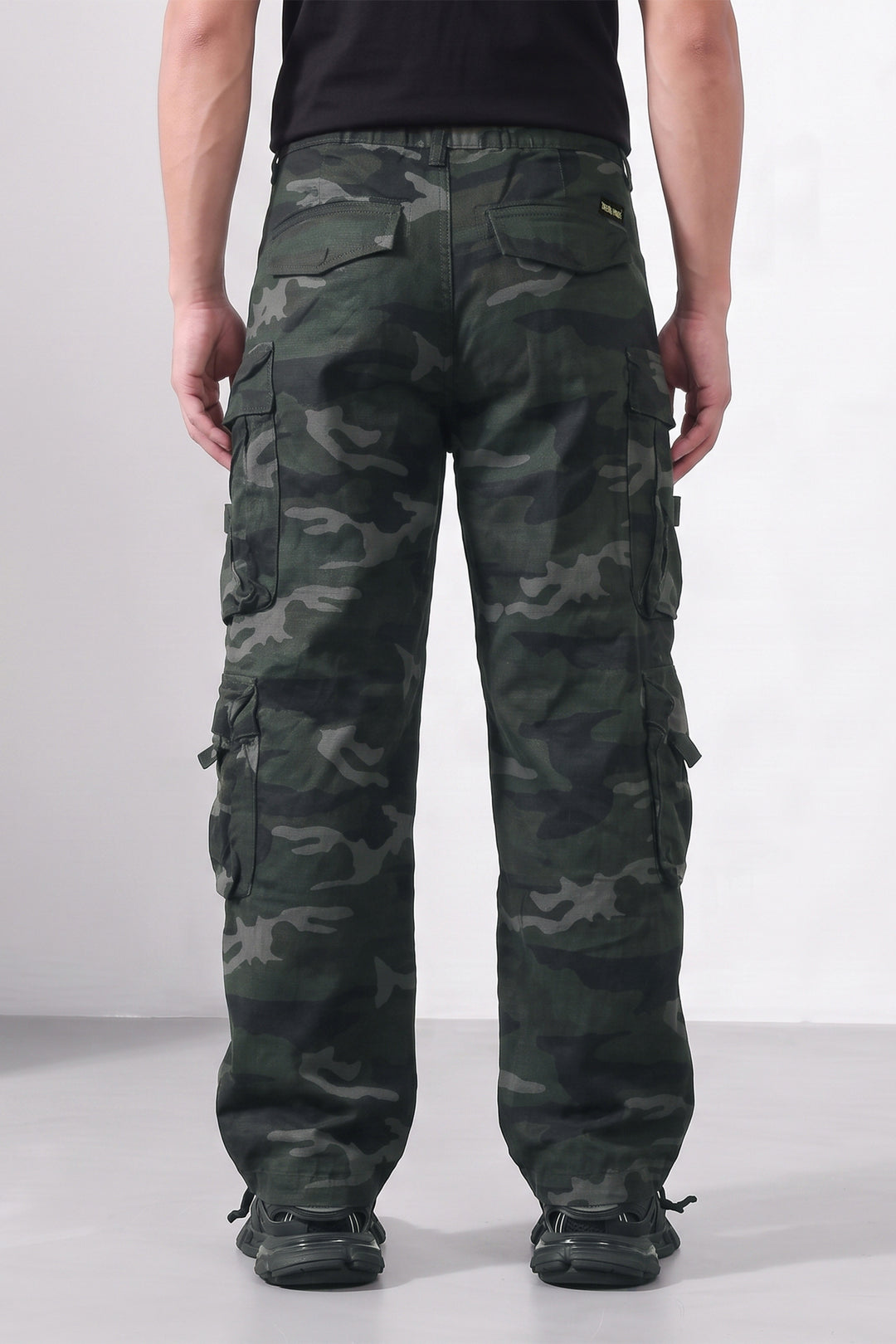 Dark Green 8 Pocket Military Style Camouflage Cargo Pants for Men