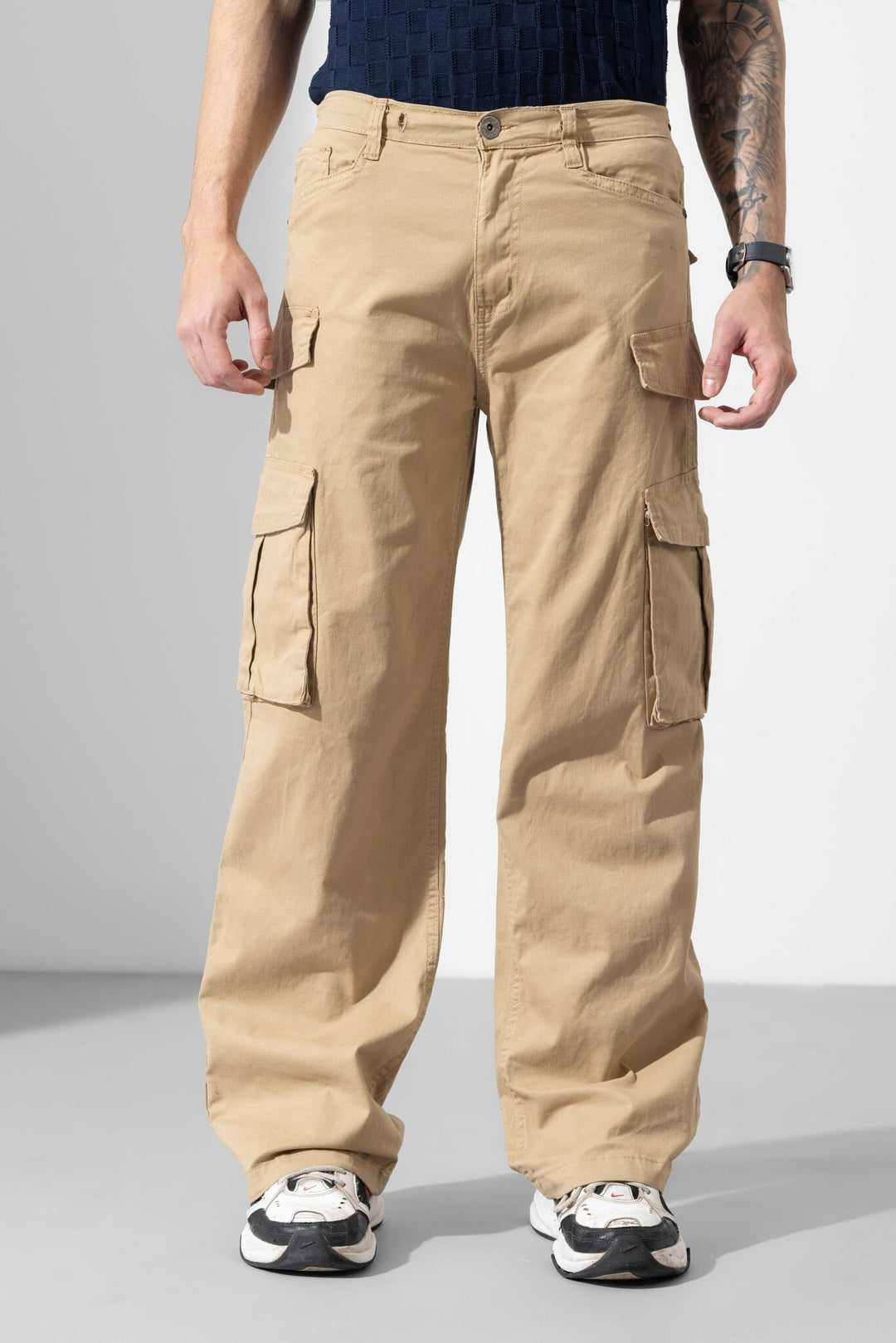 Beige Men Multipocket Solid Cargo Pant