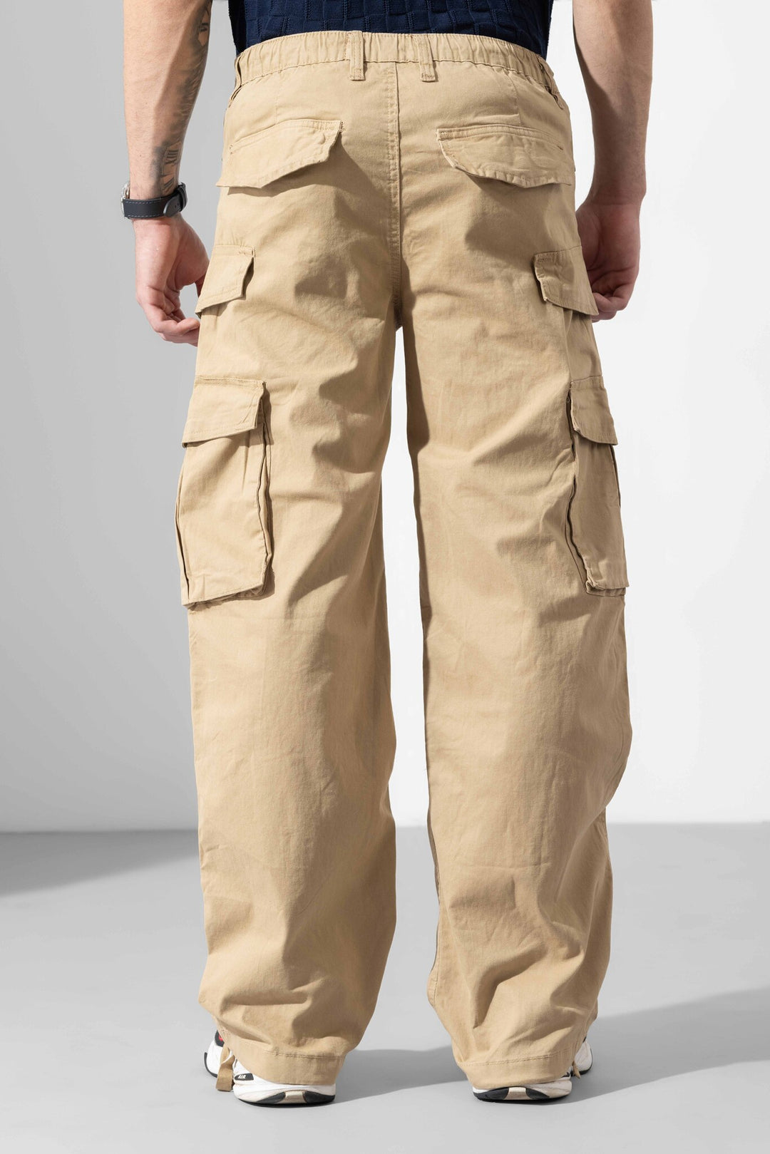 Beige Men Multipocket Solid Cargo Pant