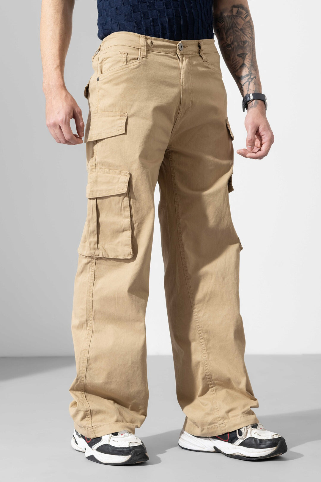 Beige Men Multipocket Solid Cargo Pant