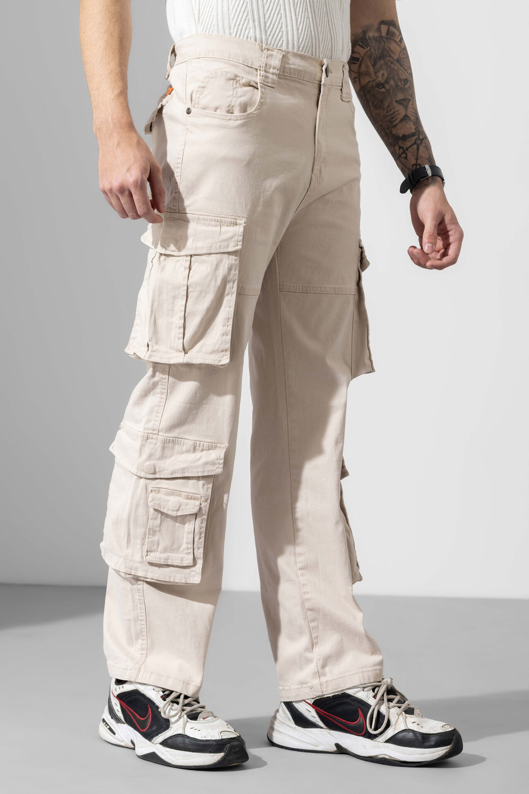 Cream Men Multi Pocket Solid Cargo Pant