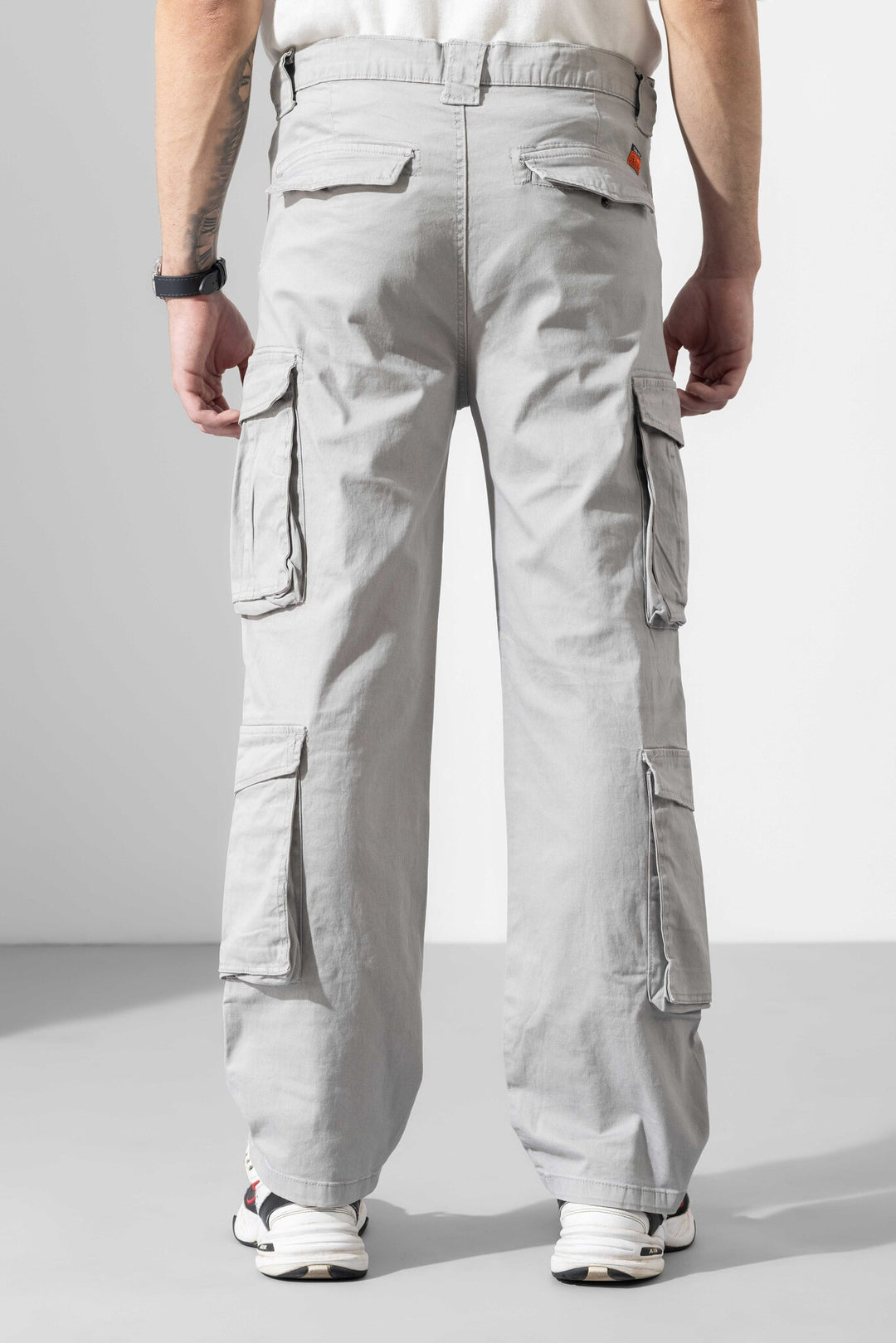 Light Grey Men Multi Pocket Solid Cargo Pant