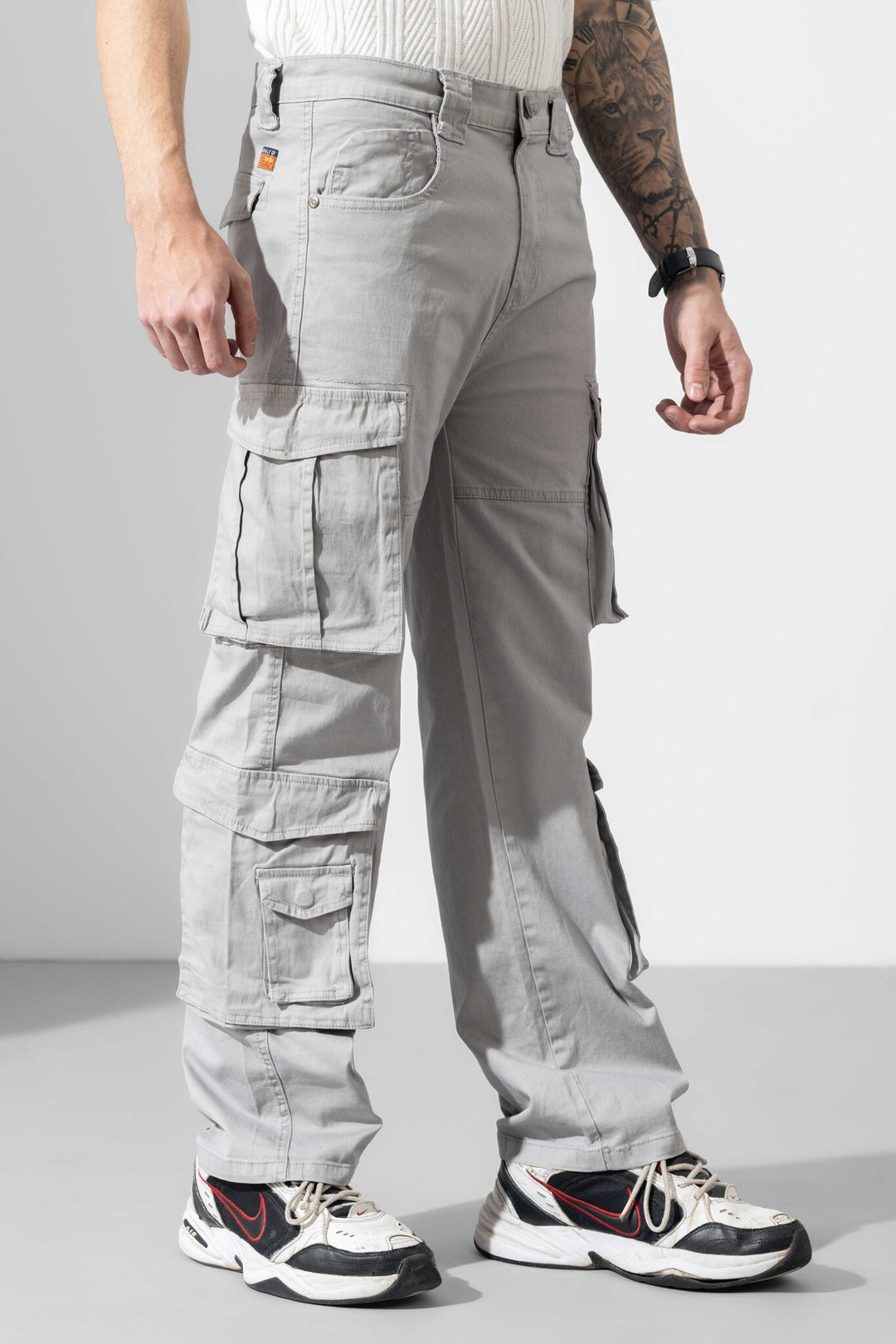 Light Grey Men Multi Pocket Solid Cargo Pant