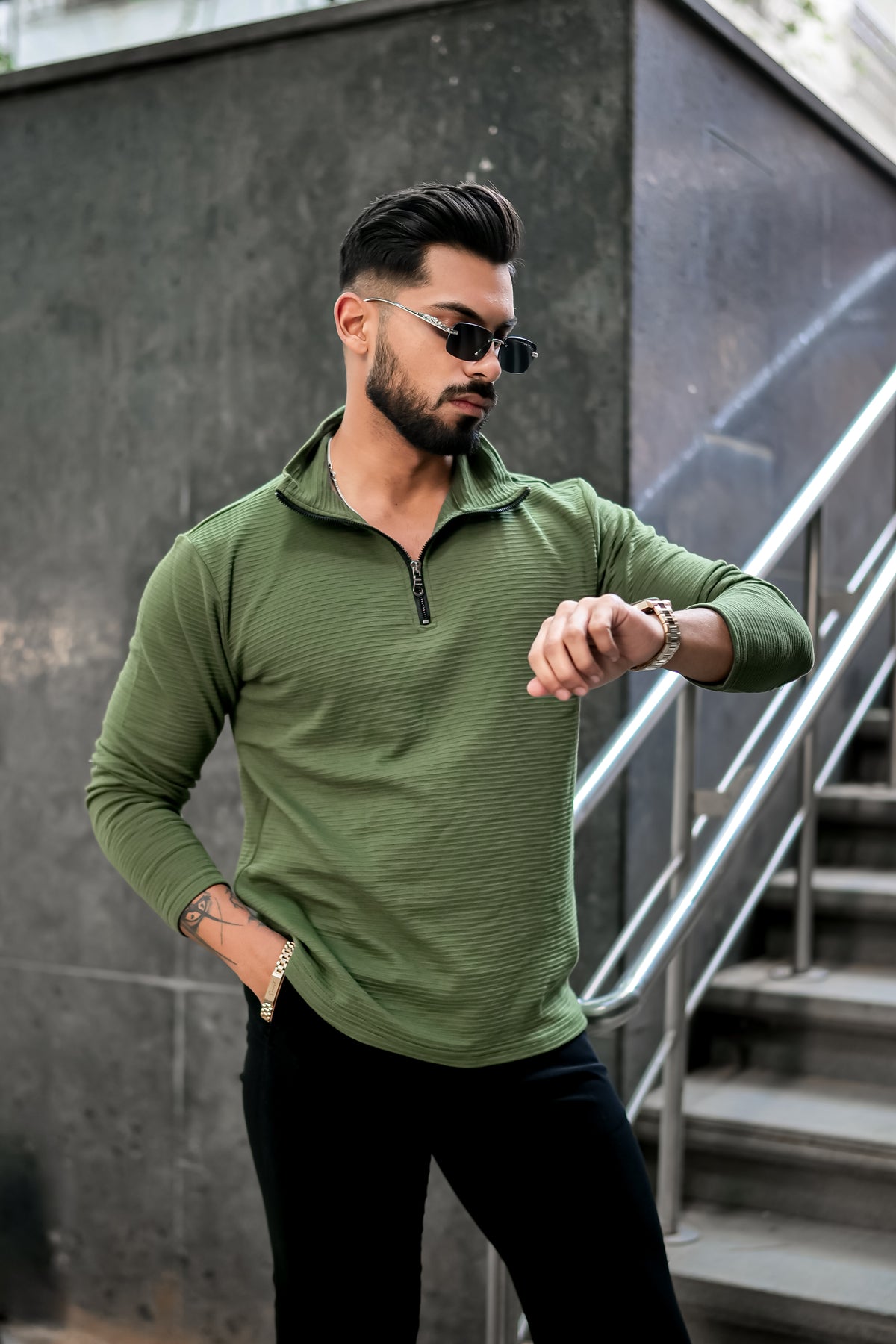 THE ZIPPER T-SHIRT