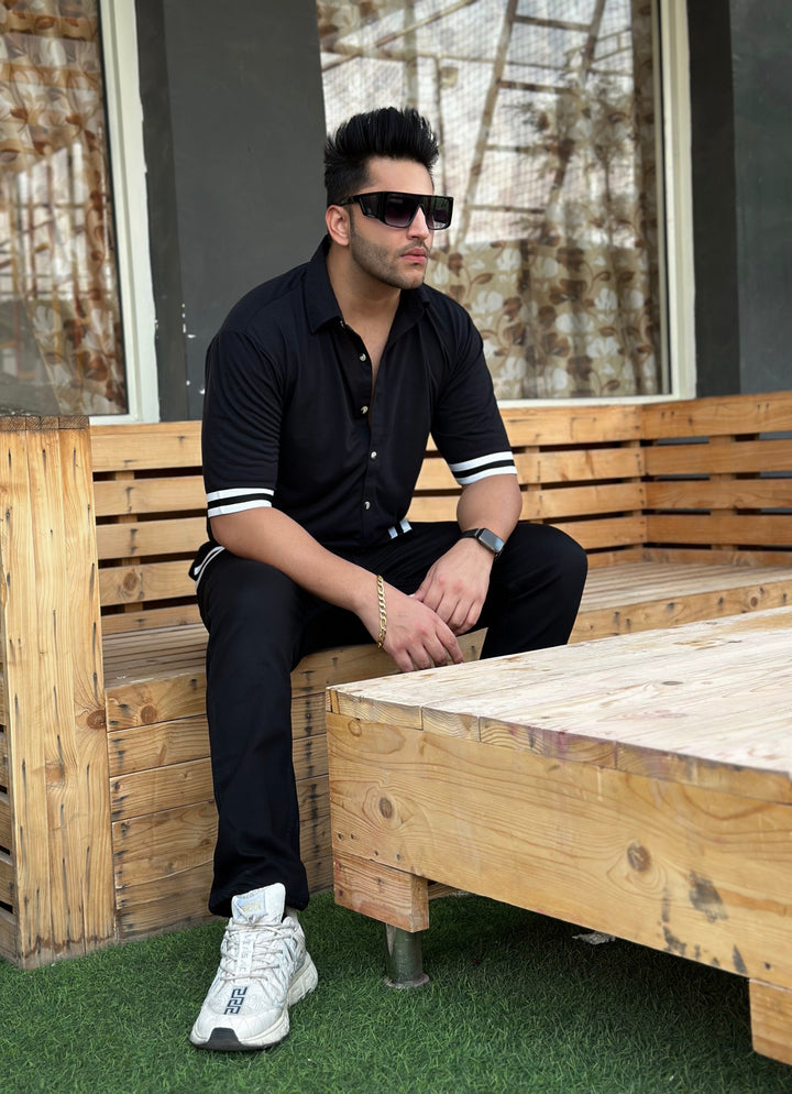 Oversized Black Half Sleeve Solid Tapping Knitted Shirt