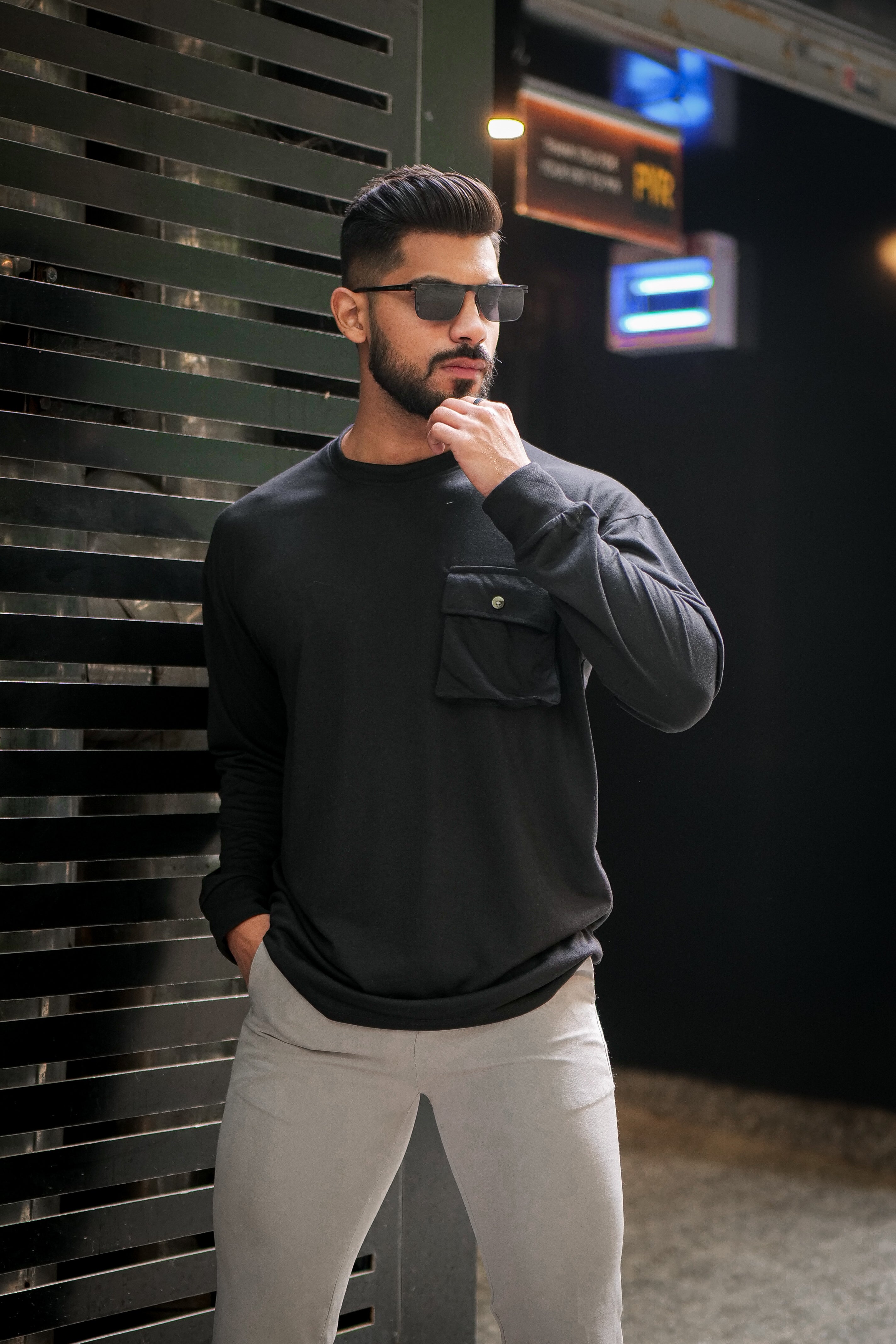 Black Oversized Pocket T-Shirt