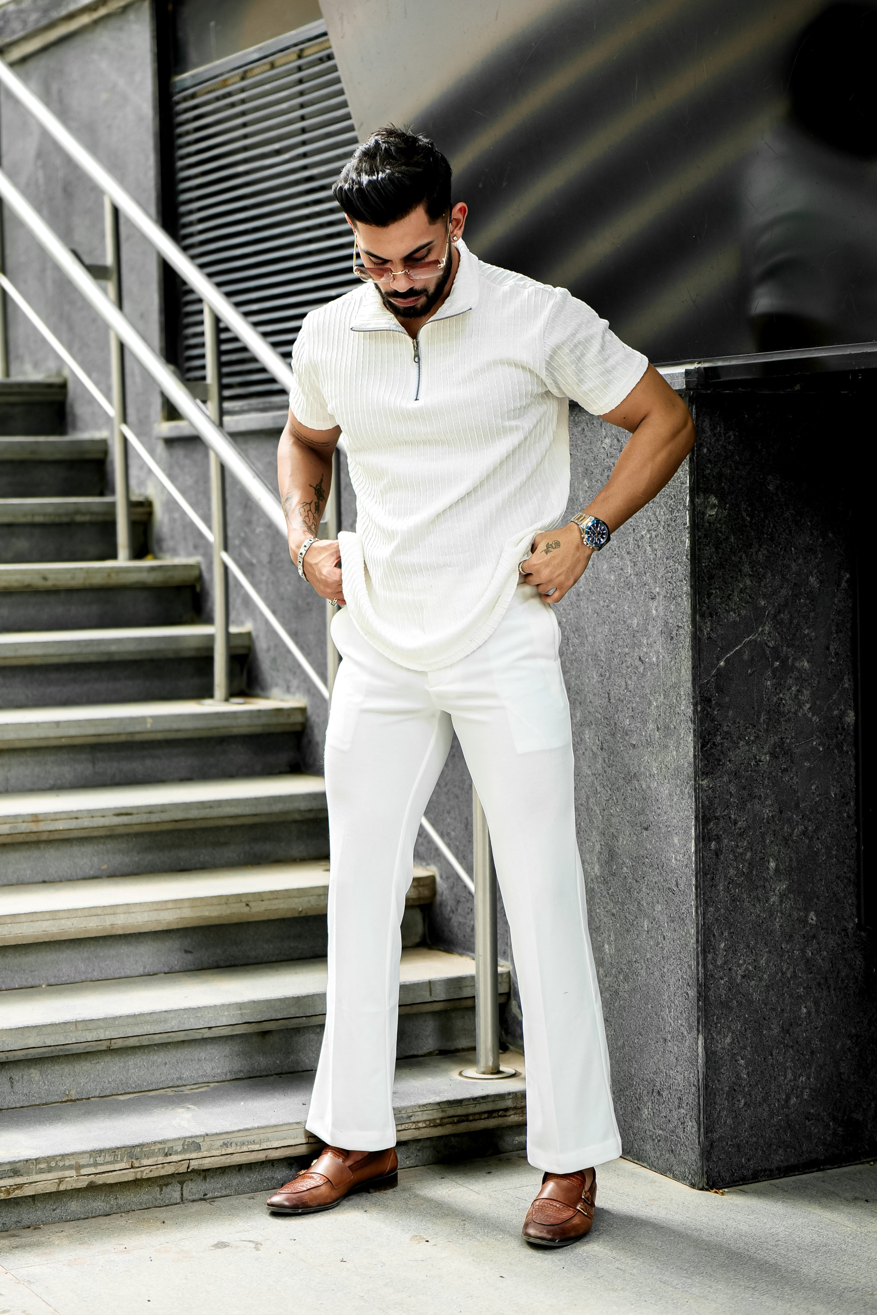 White SELF DESIGN TINTED ZIPPER T-SHIRT