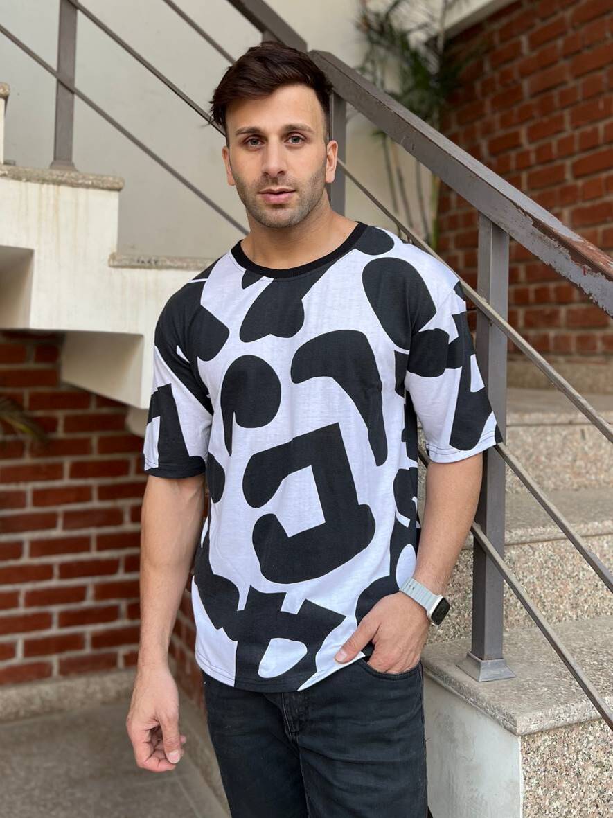 Oversized Drop Shoulder White Black Half Sleeve  T-Shirt