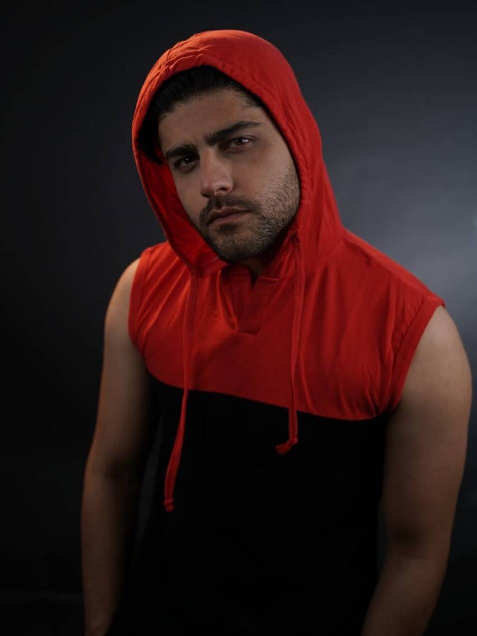 Black/Red  Hooded Solid Vest