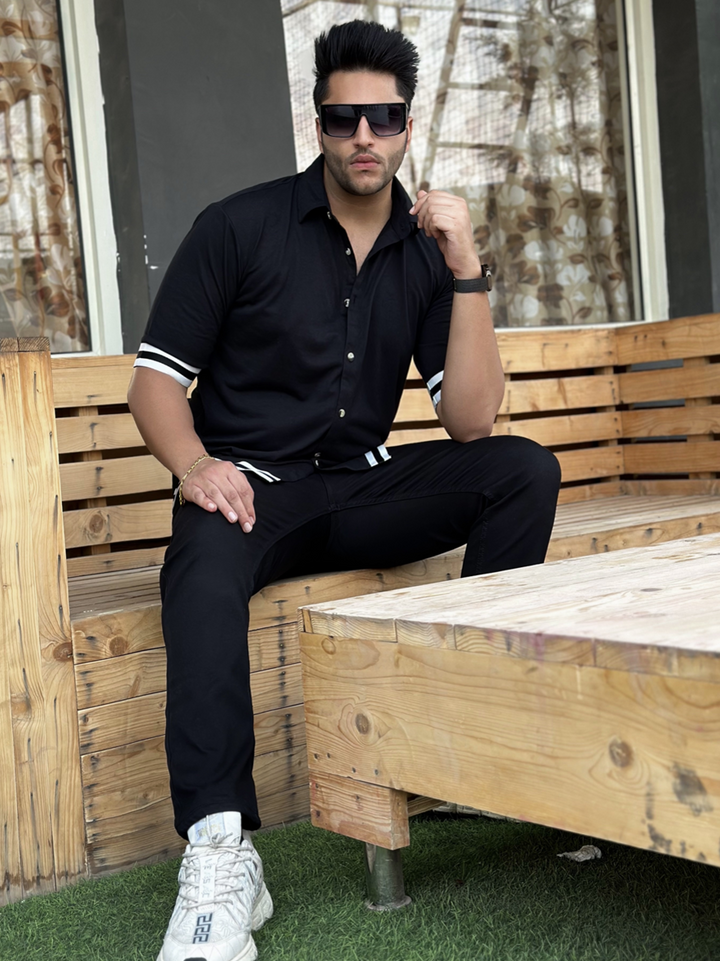 Oversized Black Half Sleeve Solid Tapping Knitted Shirt