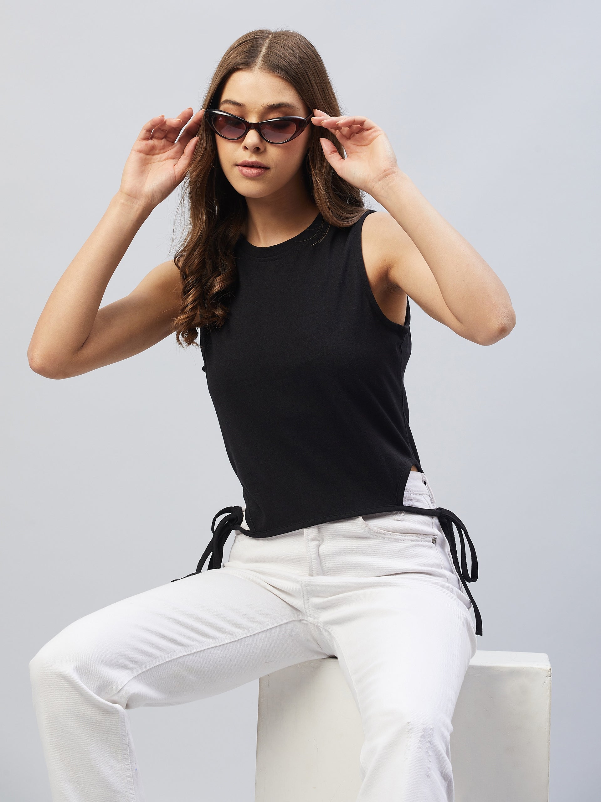 red tops,sleeveless top