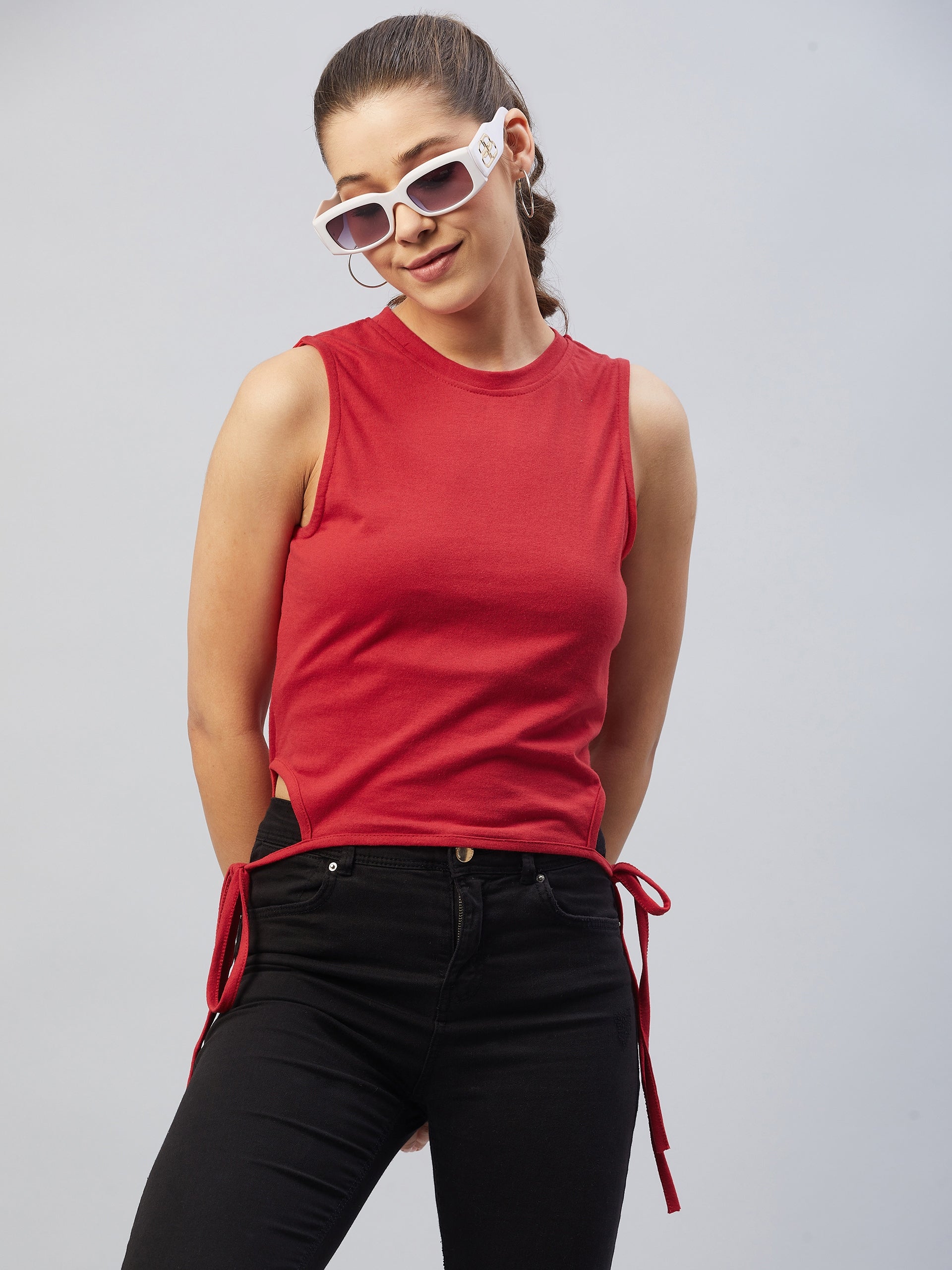 red tops,sleeveless top